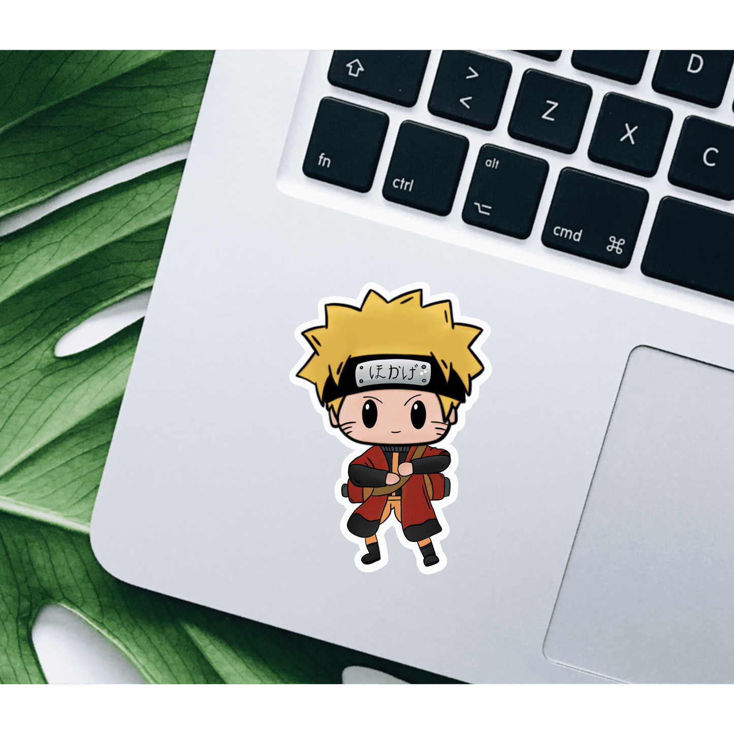 Sticker Chibi cu Naruto pe laptop.